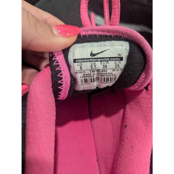 EUC Nike Shoes Black Pink 8 - Picture 3 of 5